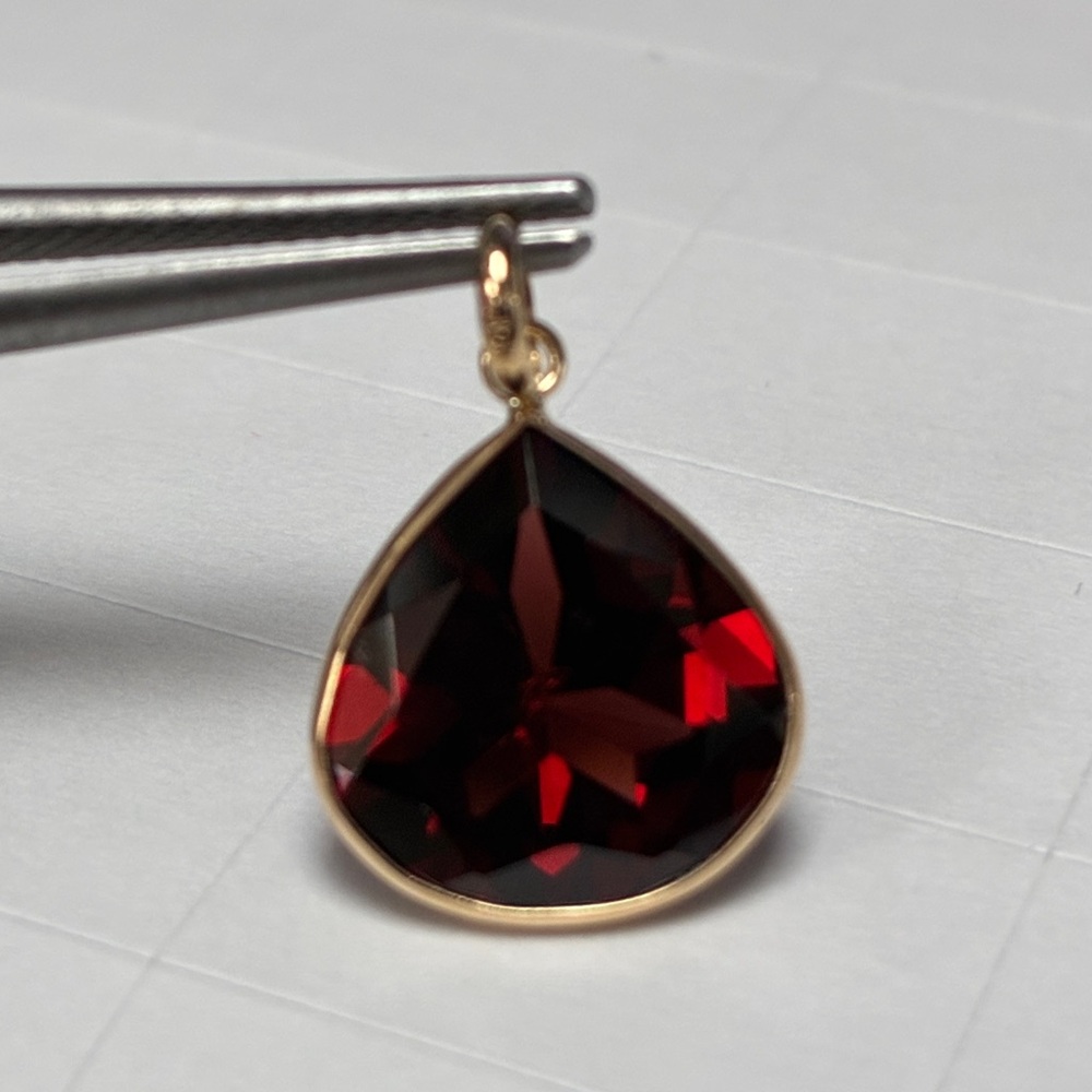 10k Gold Teardrop Natural Garnet 6.25ct Pendant